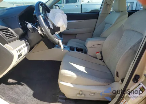 2010 Subaru Legacy 2.5I Premium z USA, uszkodzony, nr VIN 4S3BMCB64A3219933